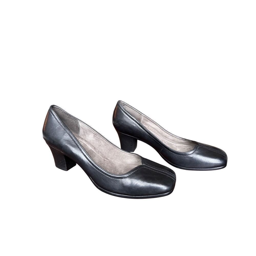 Michelle D Woman’s black Retro Cushioned Leather Pumps Heels- Size 9 M